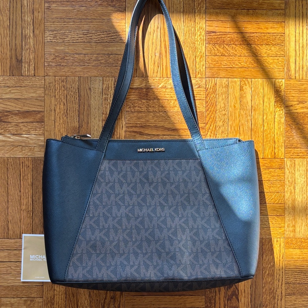 Michael Kors Zip Tote